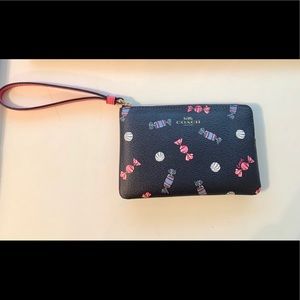 💜NEVER USED Coach Wristlet